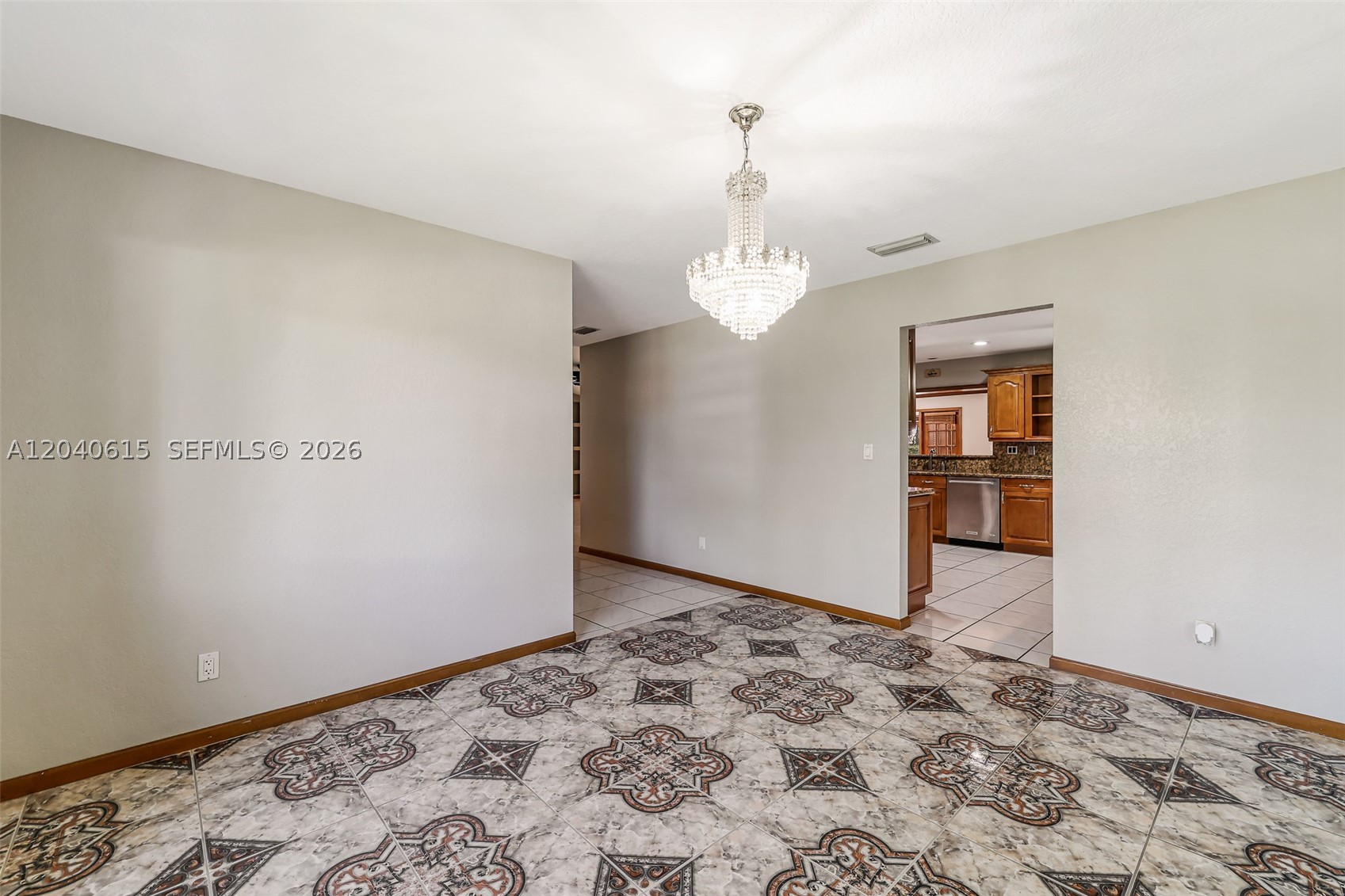 KINGS GROVE - Residential