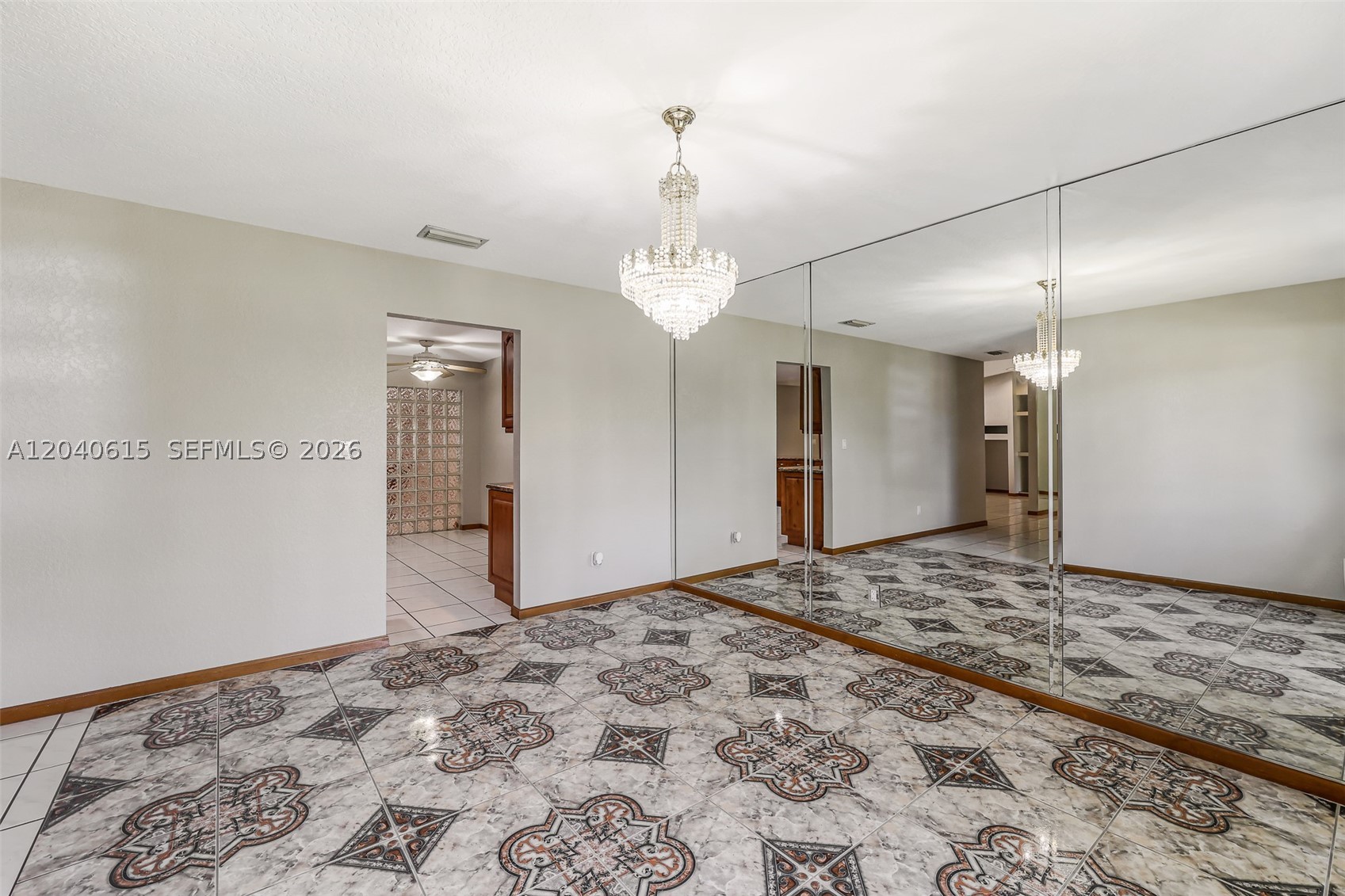 KINGS GROVE - Residential