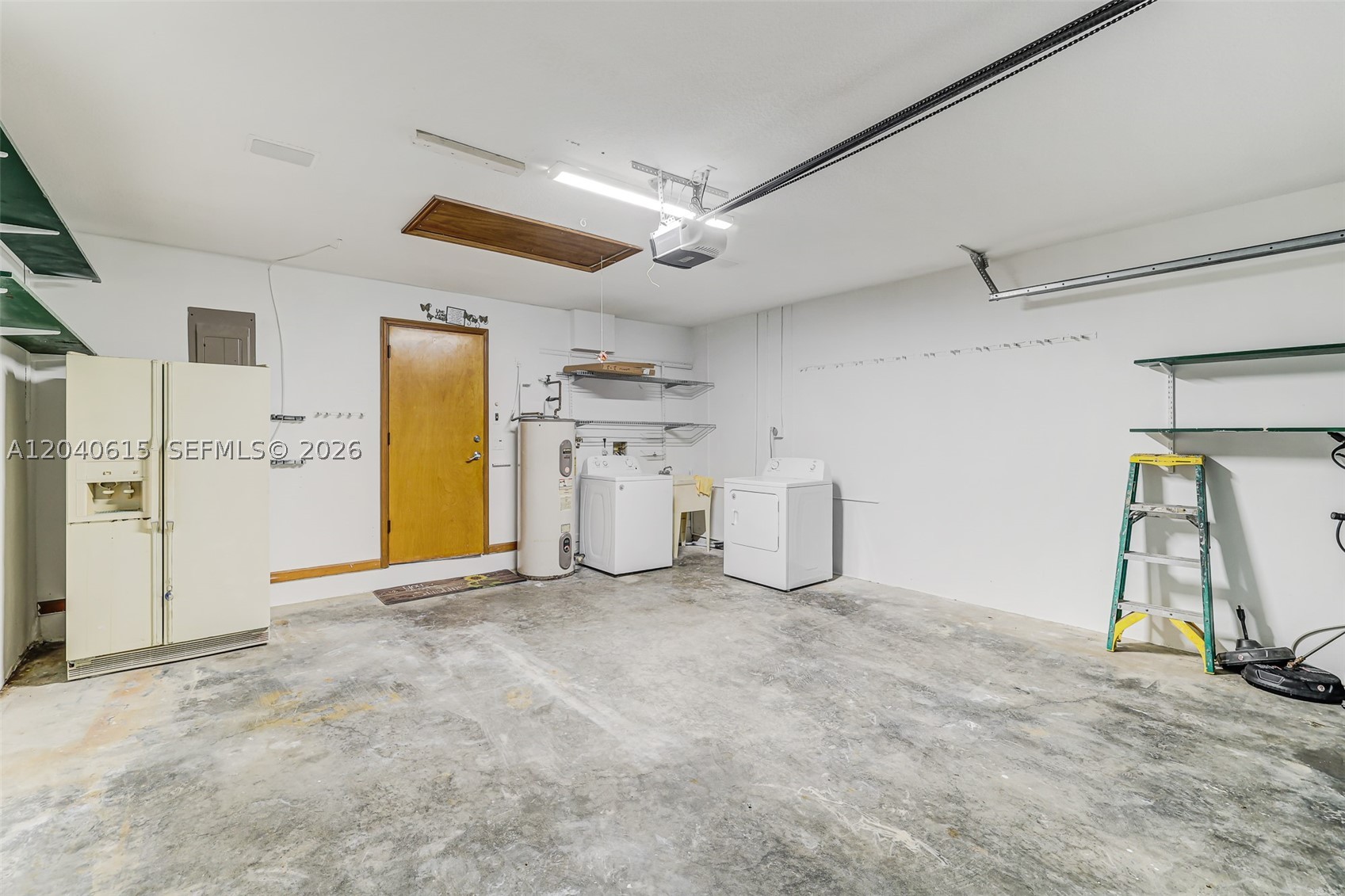 KINGS GROVE - Residential