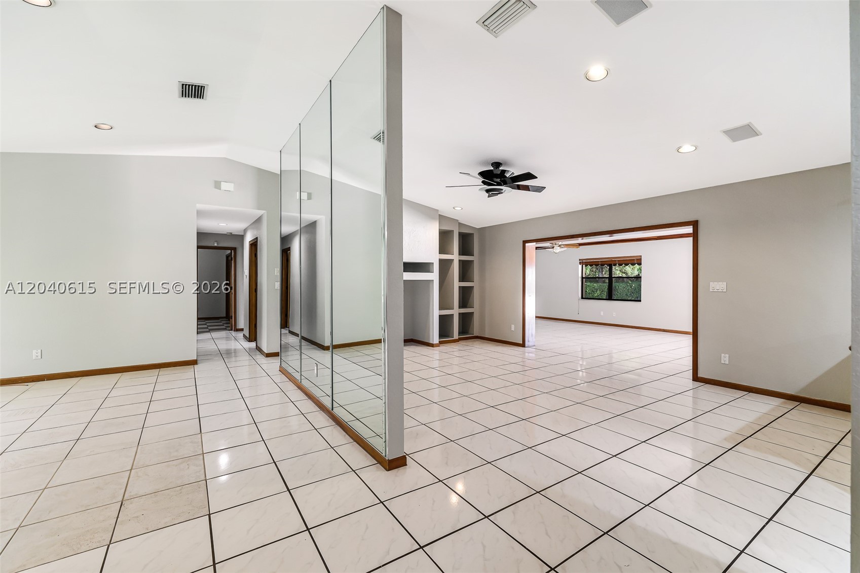 KINGS GROVE - Residential