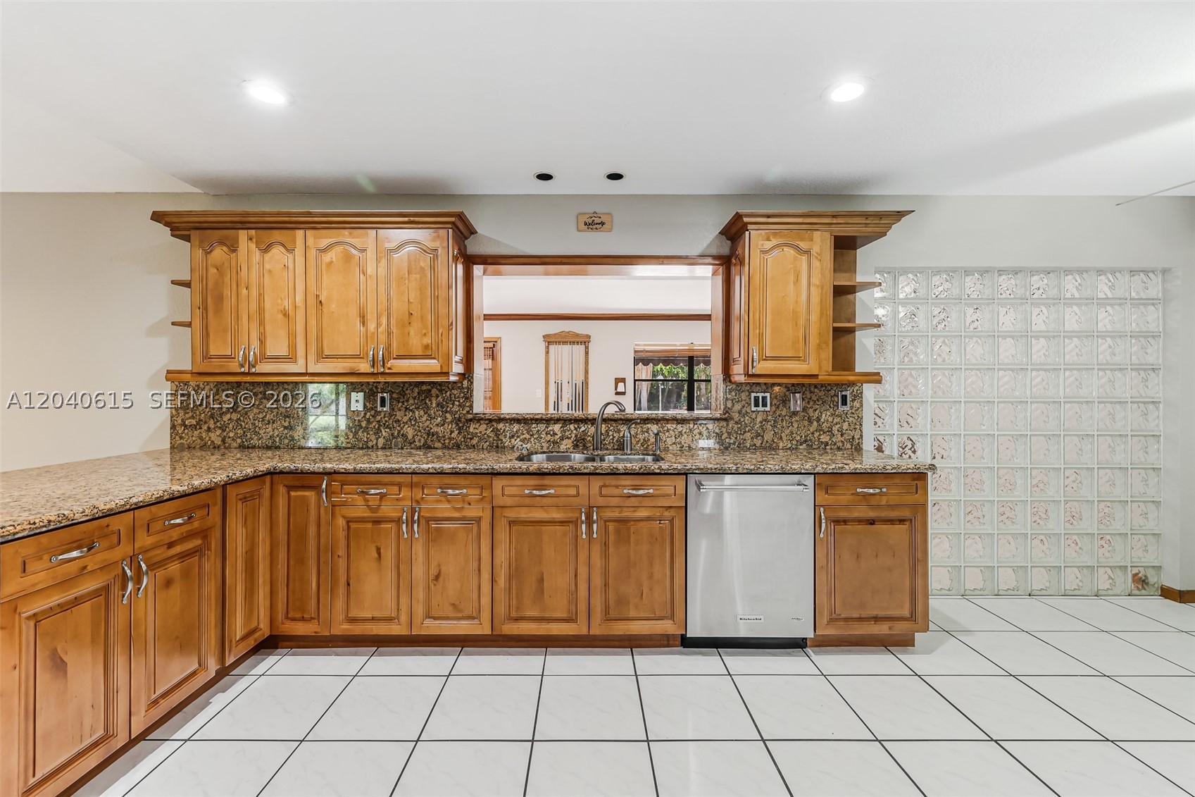 KINGS GROVE - Residential