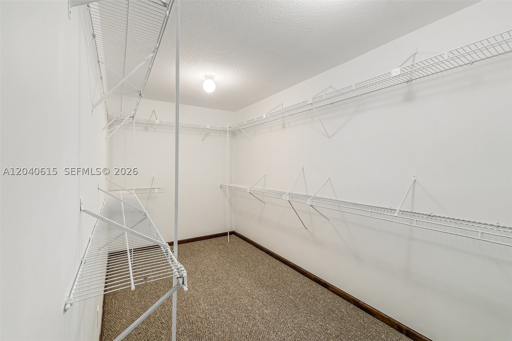 KINGS GROVE - Residential