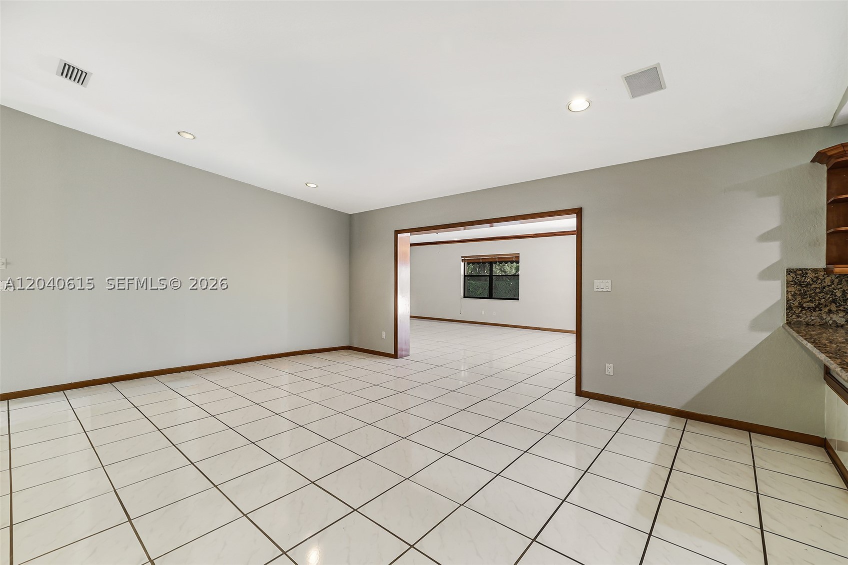KINGS GROVE - Residential