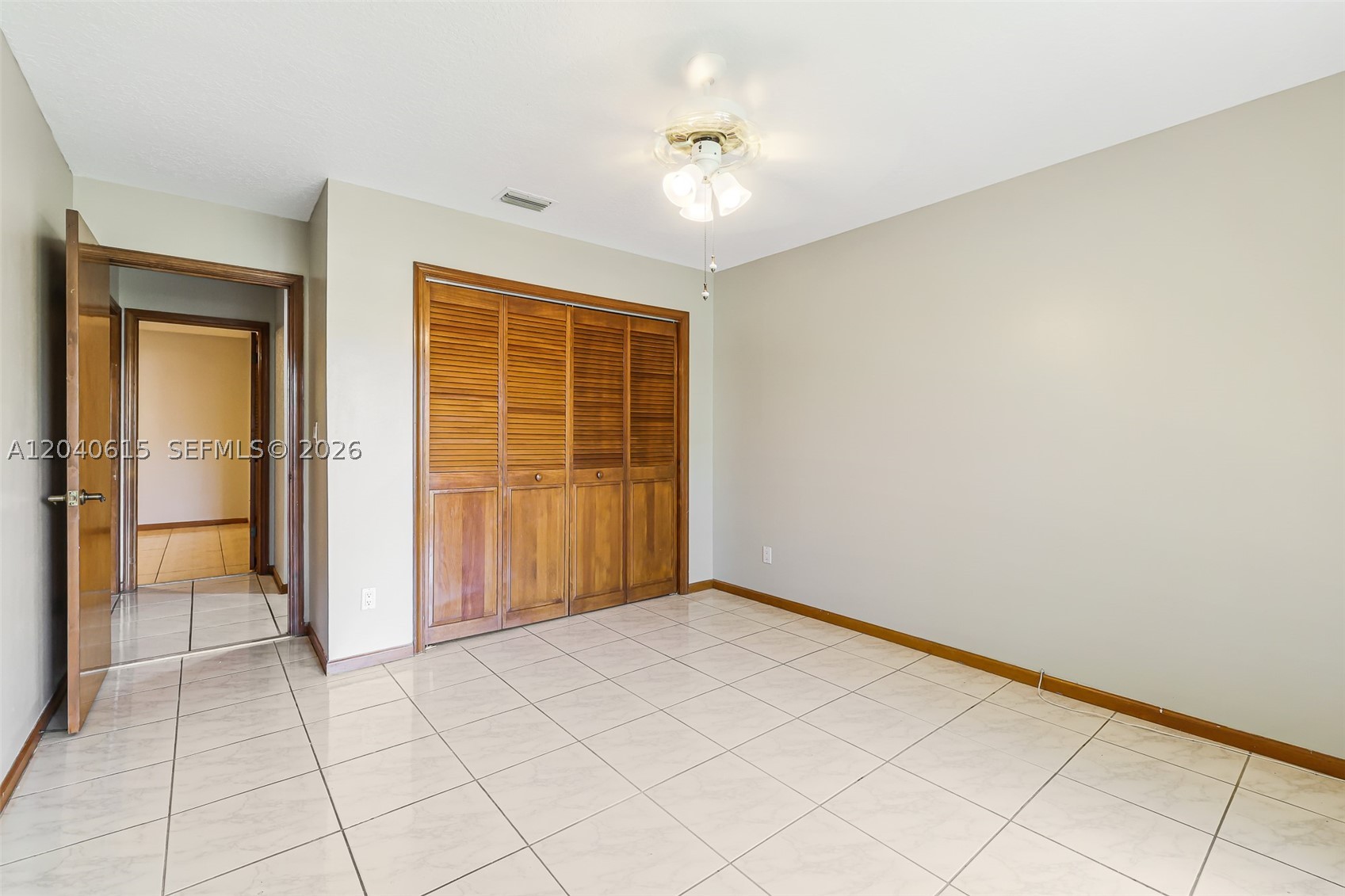 KINGS GROVE - Residential
