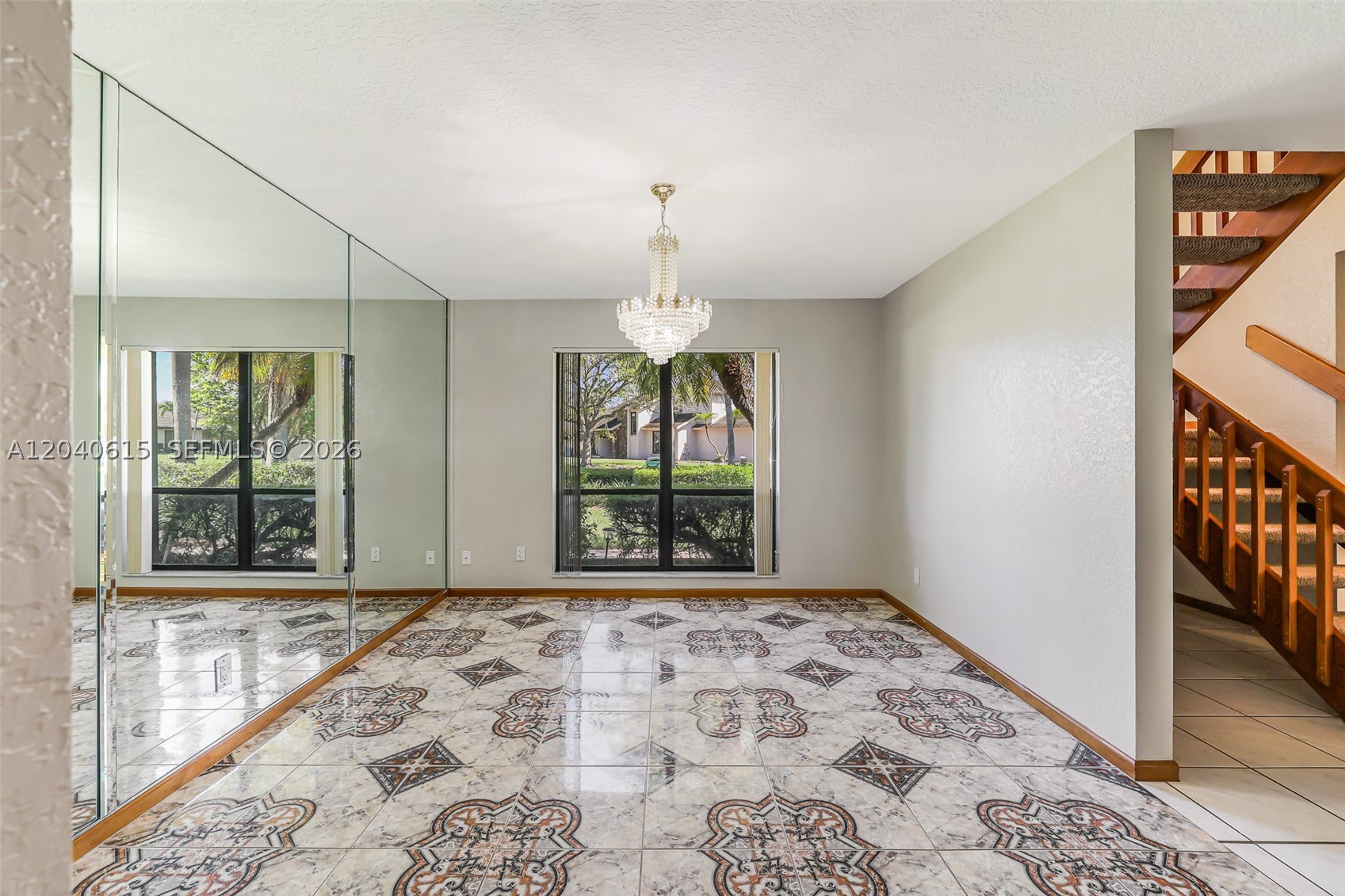 KINGS GROVE - Residential
