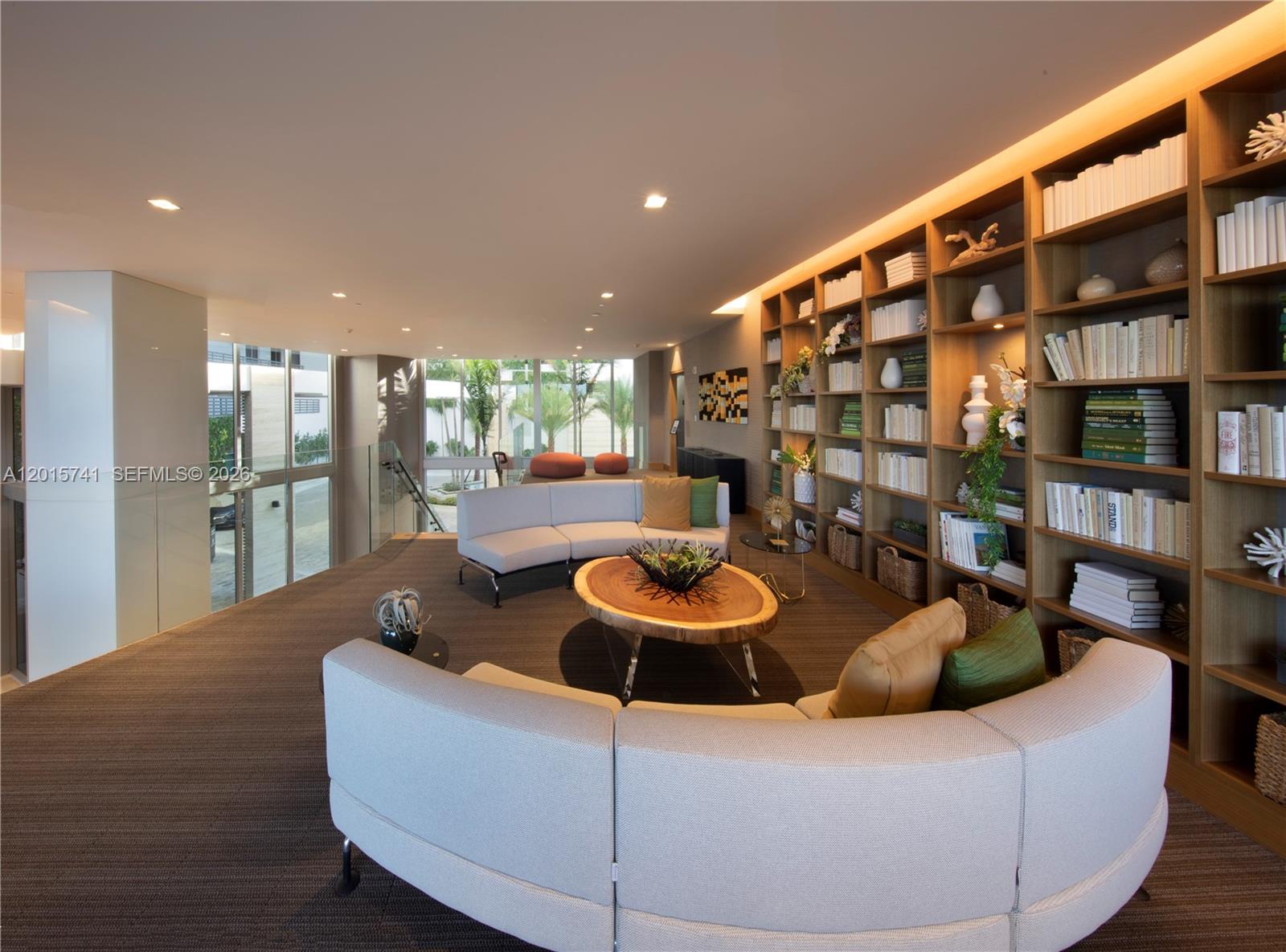 THE HARBOUR SOUTH CONDO - Residential
