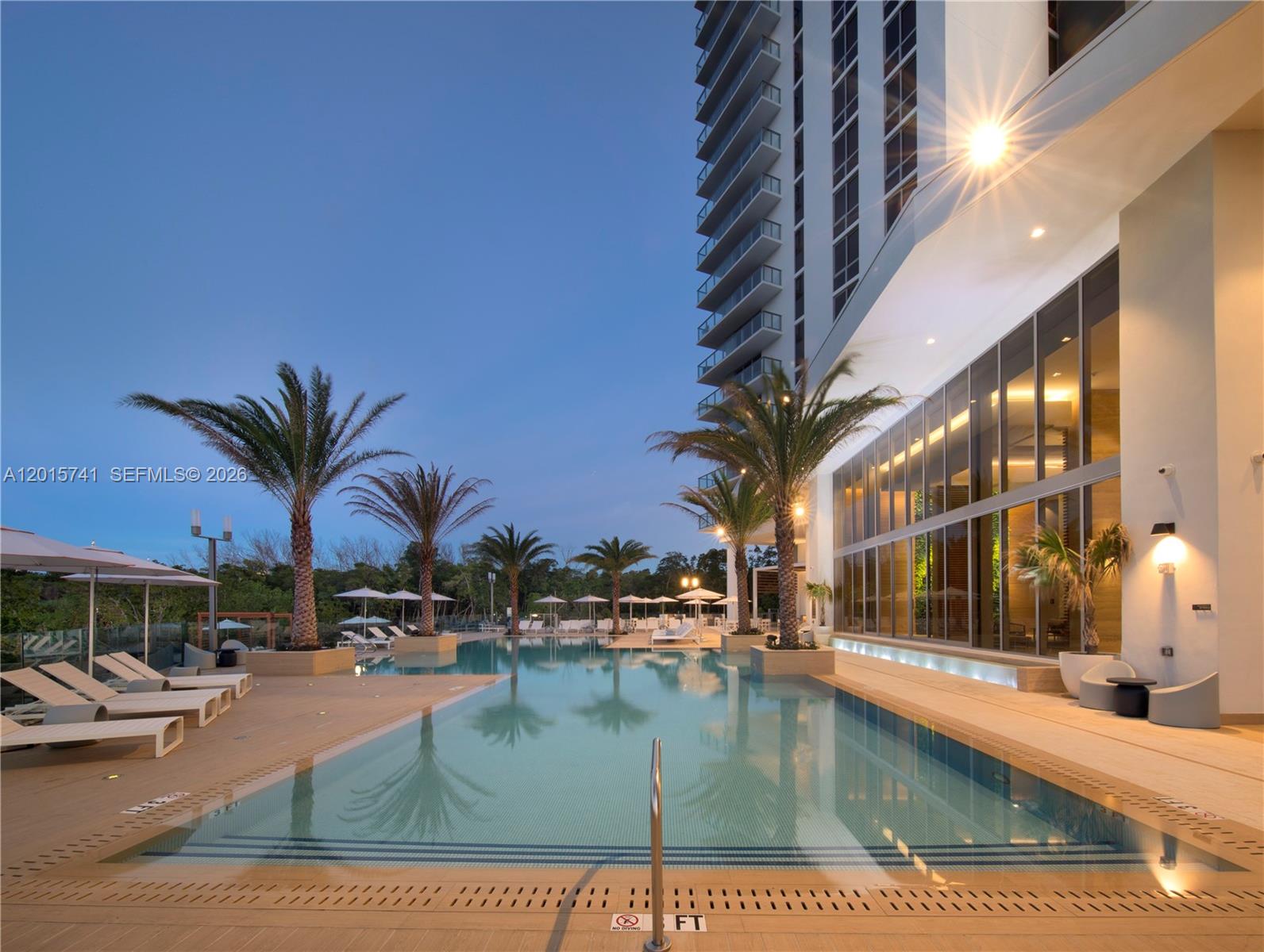 THE HARBOUR SOUTH CONDO - Residential