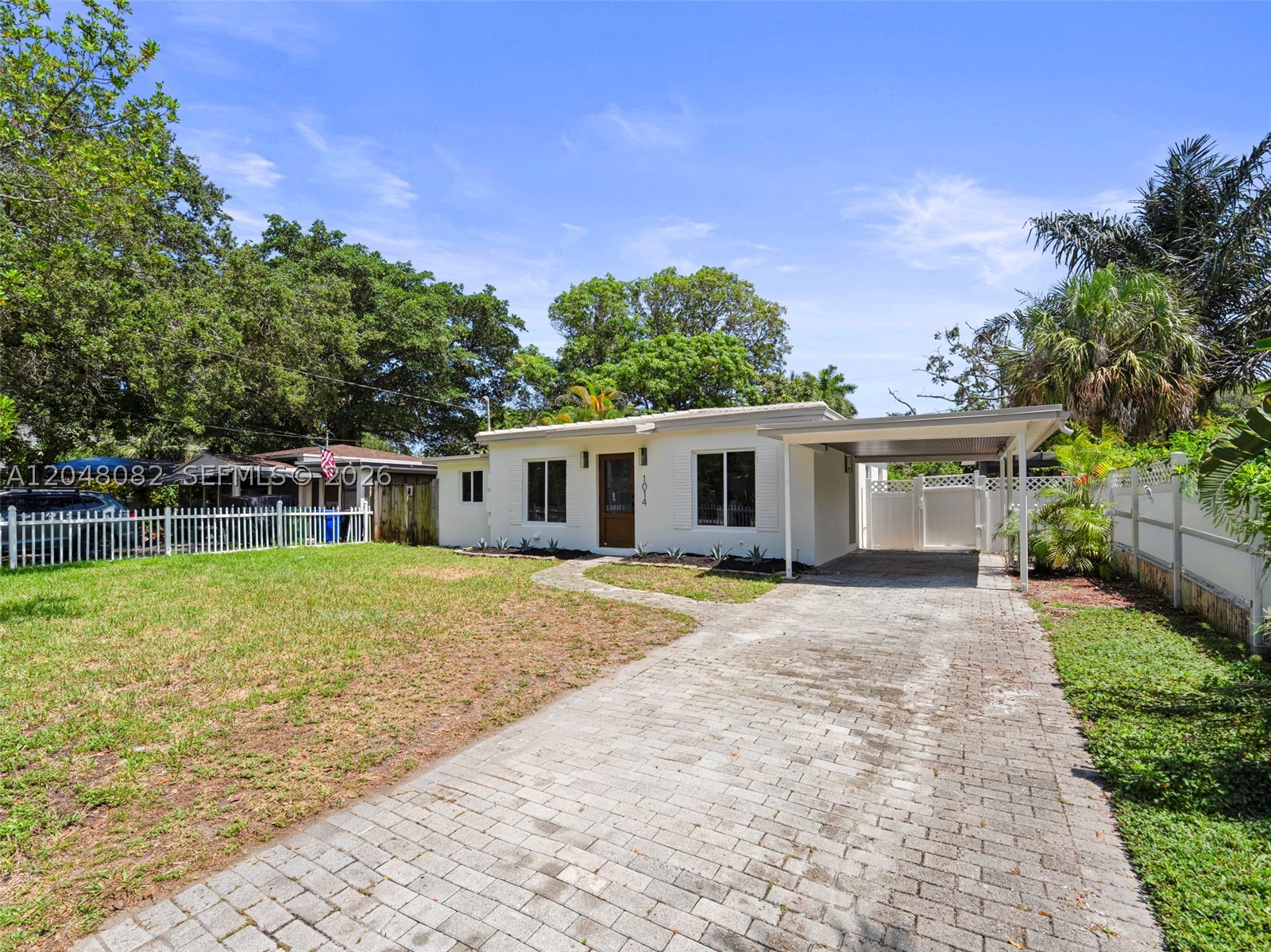 BANYAN GROVE - Residential