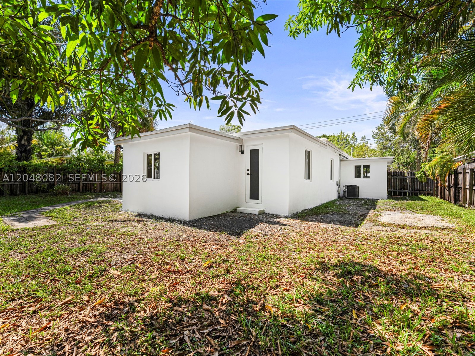 BANYAN GROVE - Residential