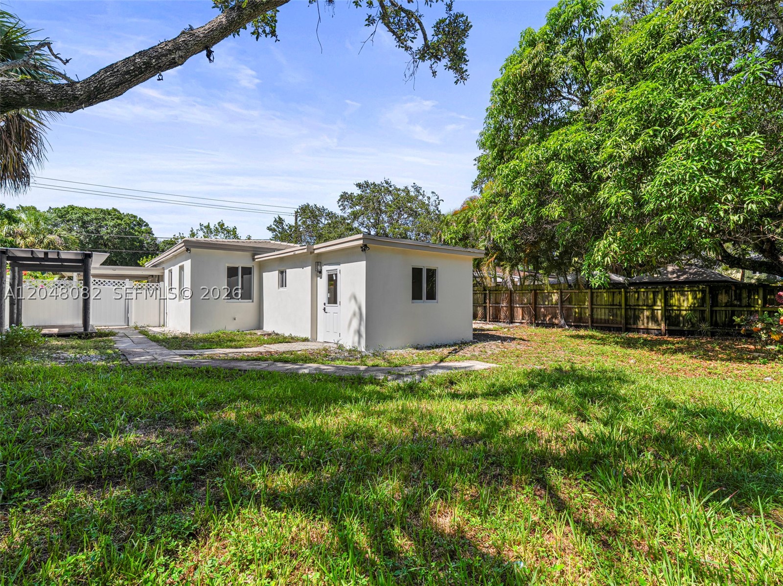 BANYAN GROVE - Residential