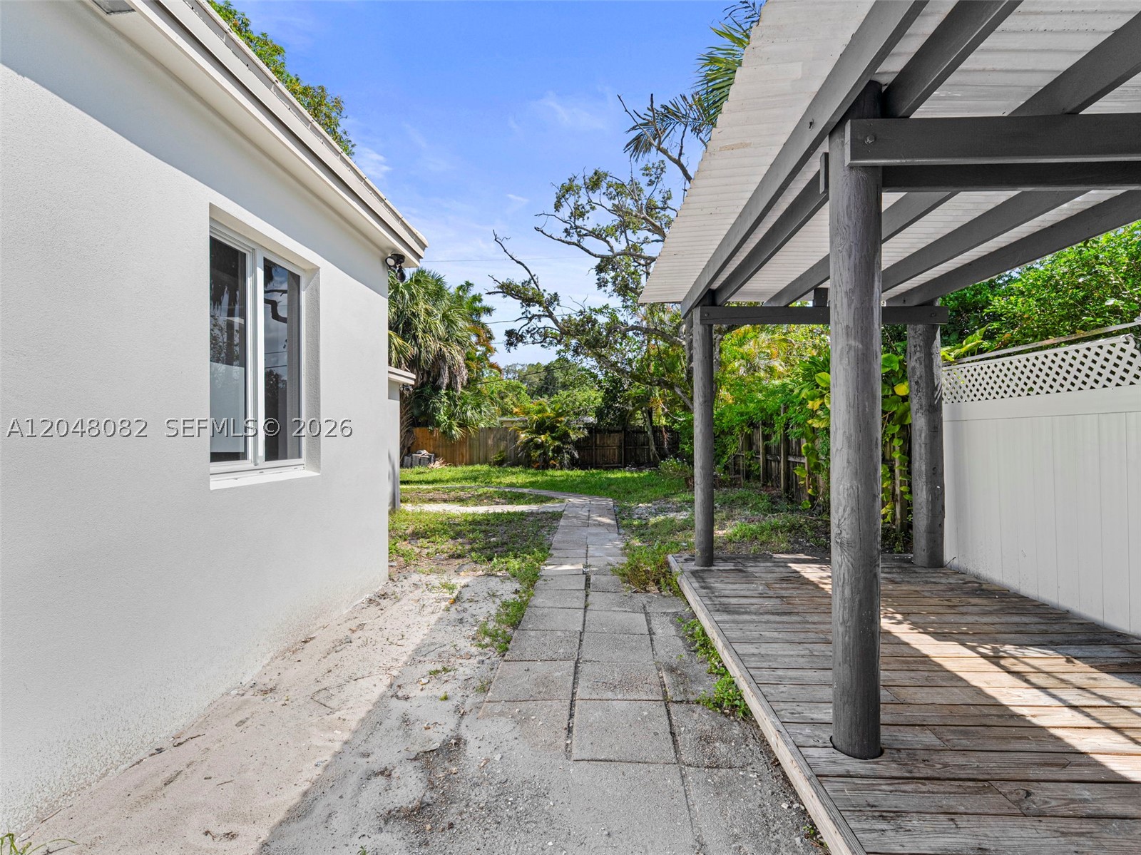 BANYAN GROVE - Residential