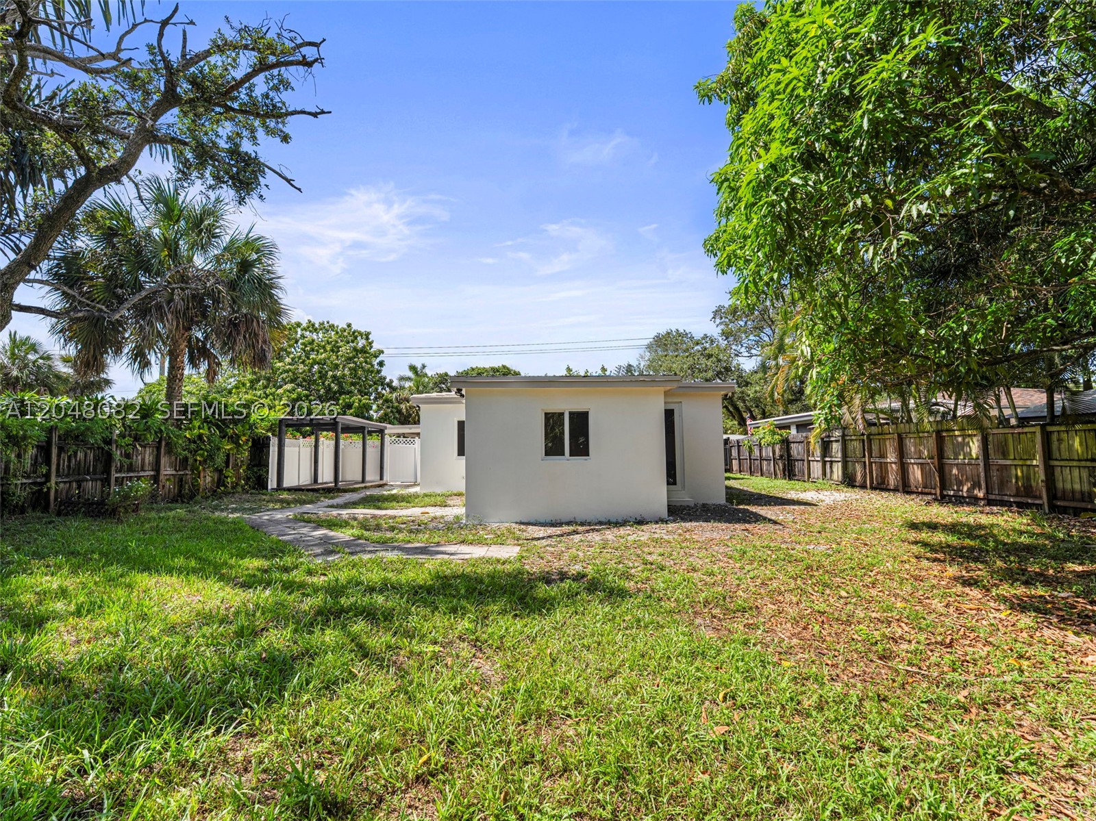 BANYAN GROVE - Residential