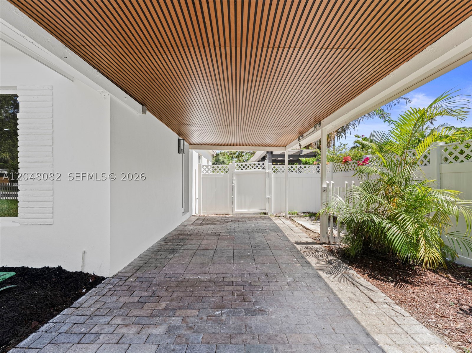 BANYAN GROVE - Residential