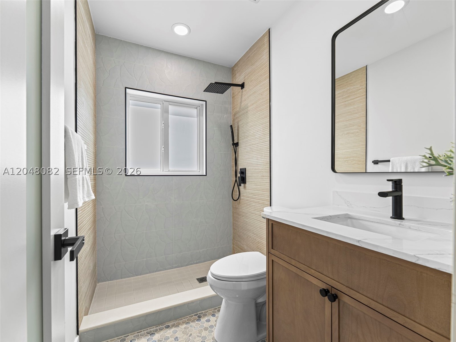 BANYAN GROVE - Residential