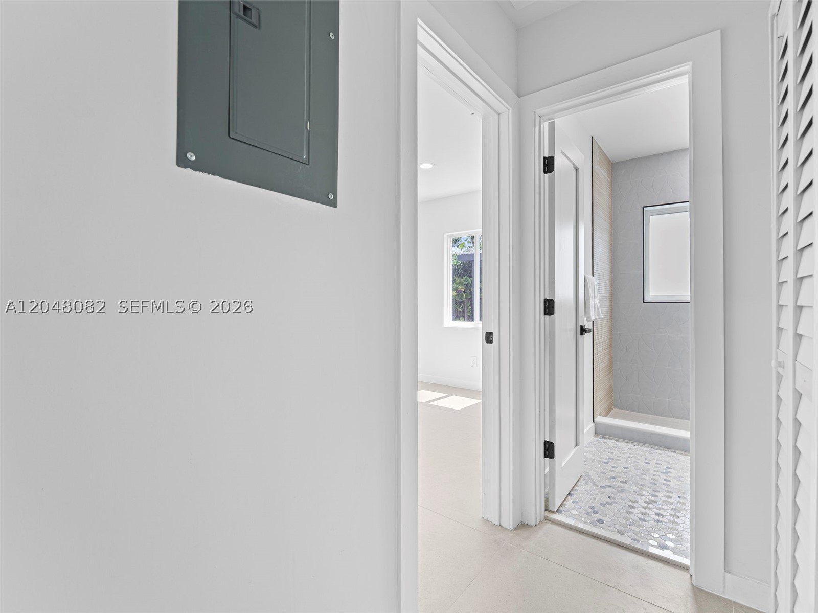 BANYAN GROVE - Residential