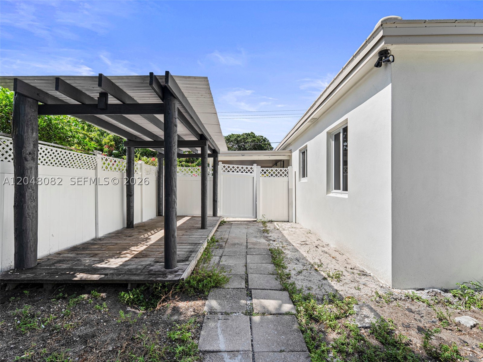 BANYAN GROVE - Residential