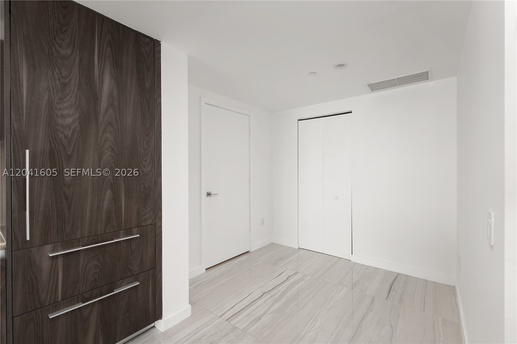 ONE PARAISO CONDO - Residential Lease
