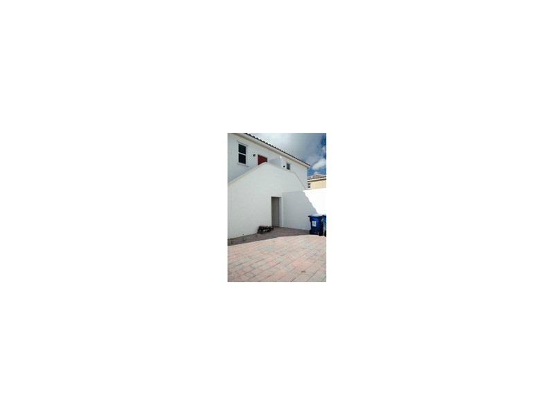 KENDALL SQUARE - Residential Lease