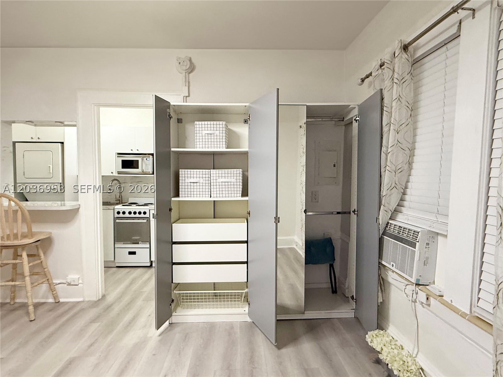 MENDOZA CONDO - Residential Lease
