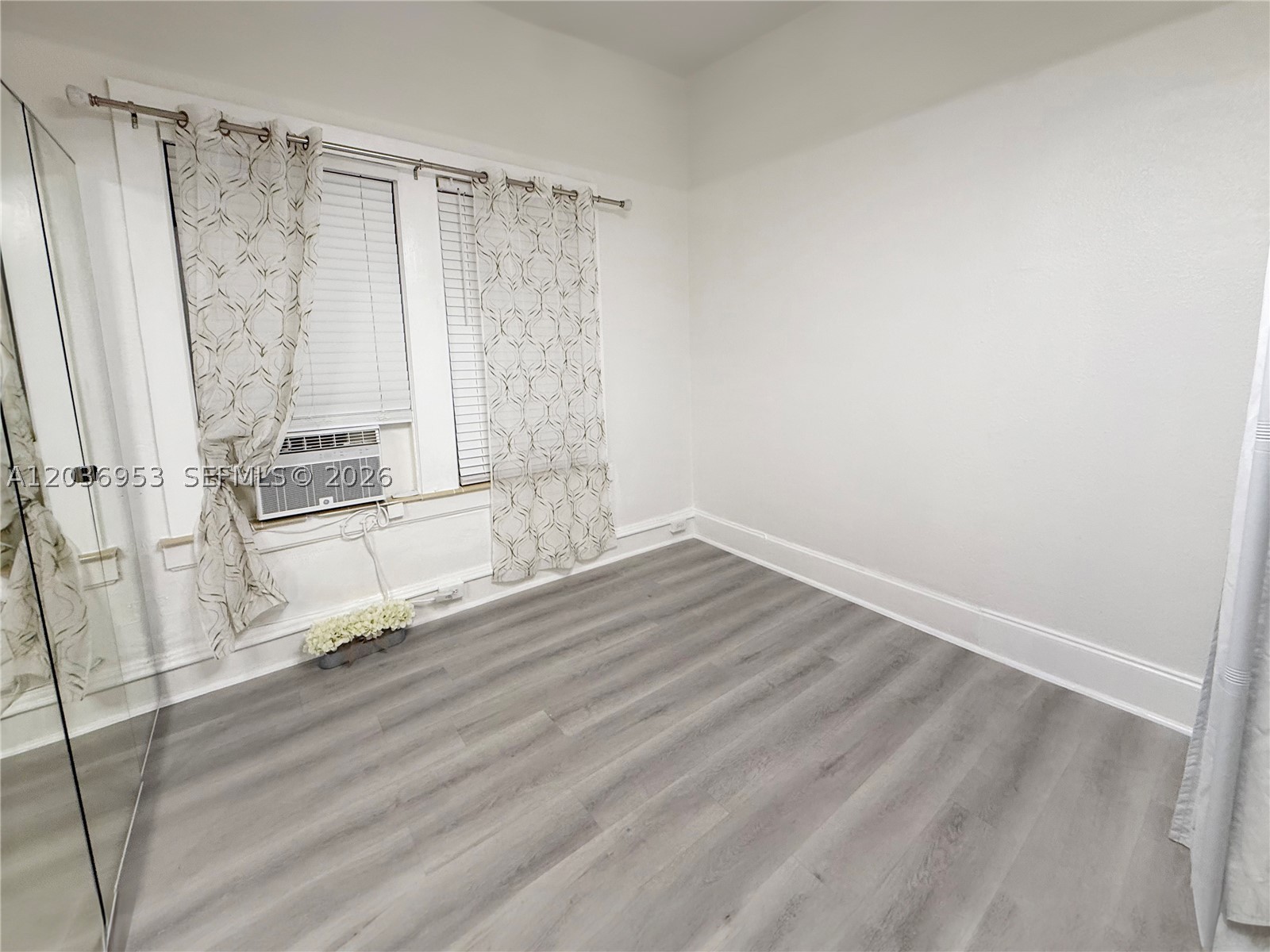 MENDOZA CONDO - Residential Lease