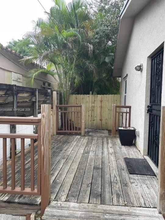 HOLLYWOOD - Residential Lease