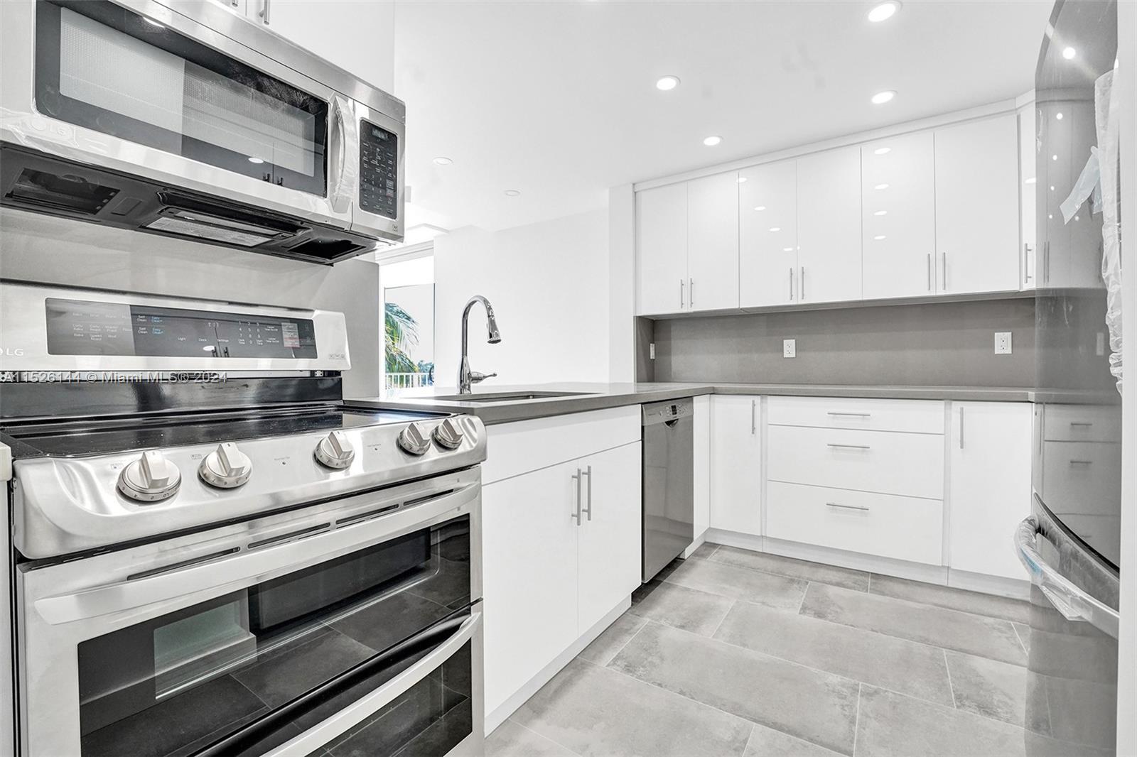 STANTON HOUSE CONDO - Residential