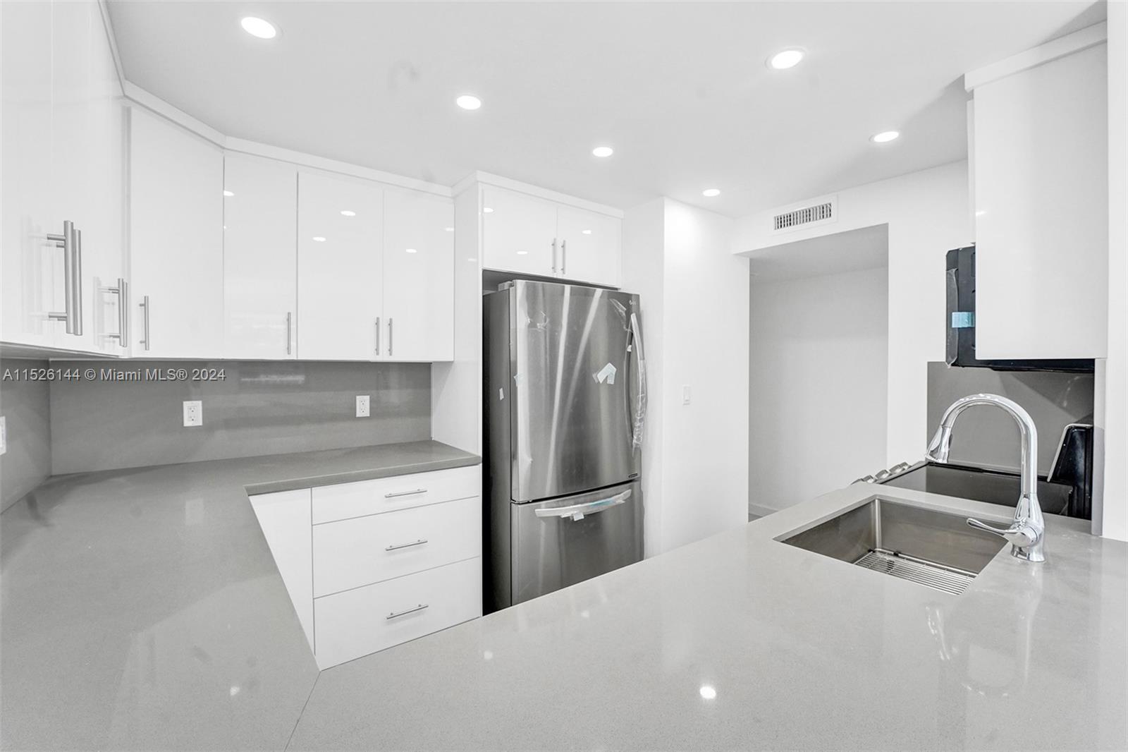 STANTON HOUSE CONDO - Residential