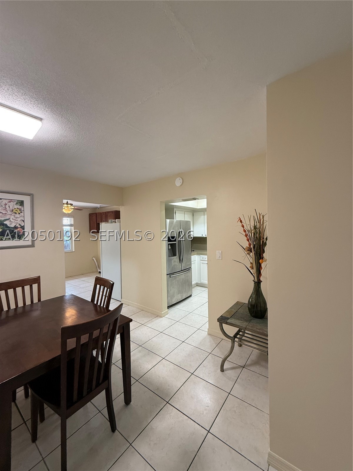 SUNSHINE VILLAS - Residential Lease