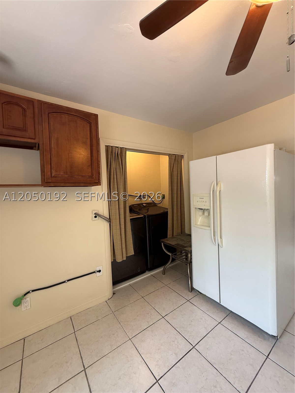 SUNSHINE VILLAS - Residential Lease