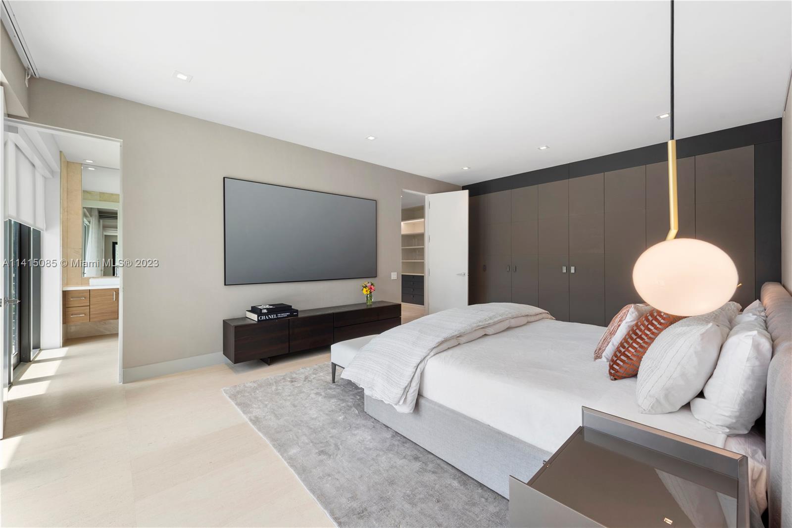 UNIVERSITY ESTATES - Residential