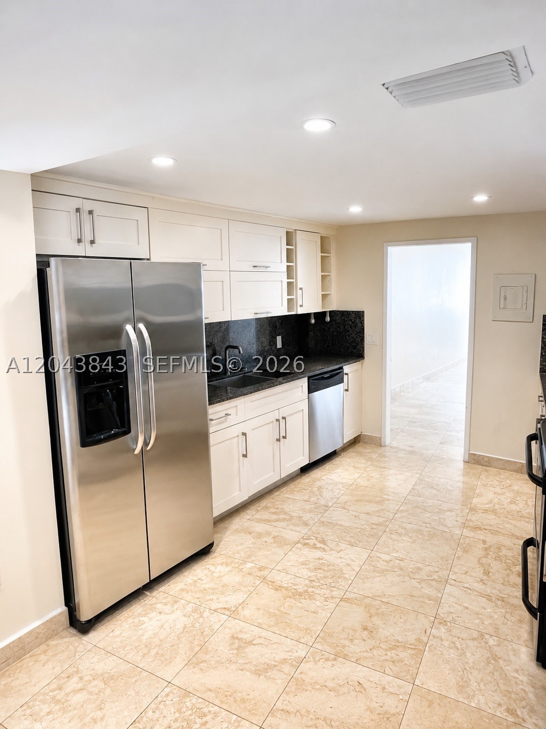 IMPERIAL HOUSE CONDO - Residential Lease