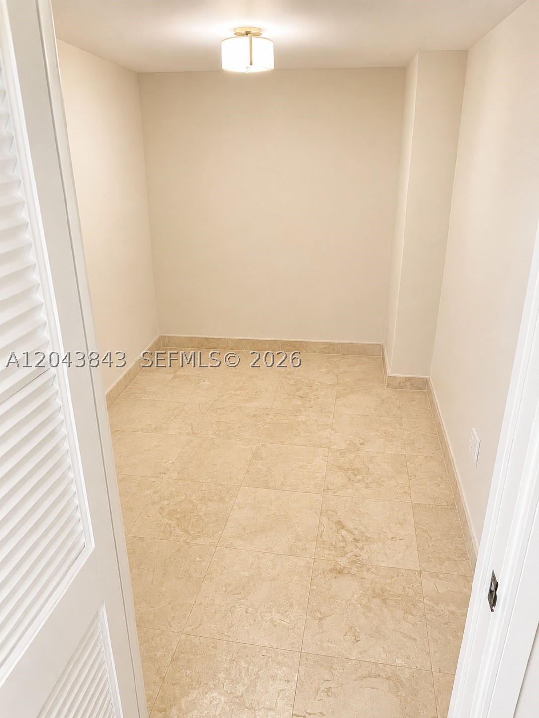 IMPERIAL HOUSE CONDO - Residential Lease