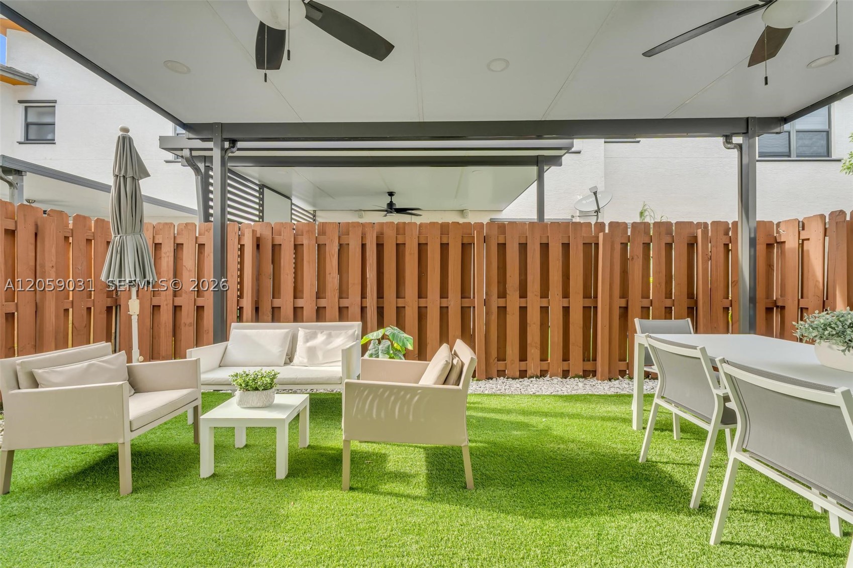 GRAND BAY SOUTH TOWNHOMES - Residential