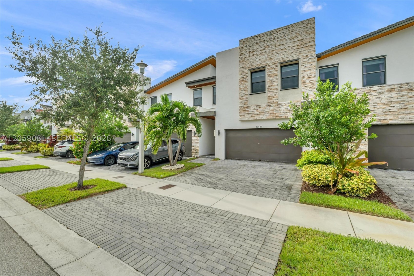 GRAND BAY SOUTH TOWNHOMES - Residential
