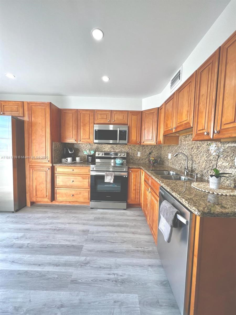 LINCOLN AT CENTURY VILLAG - Residential