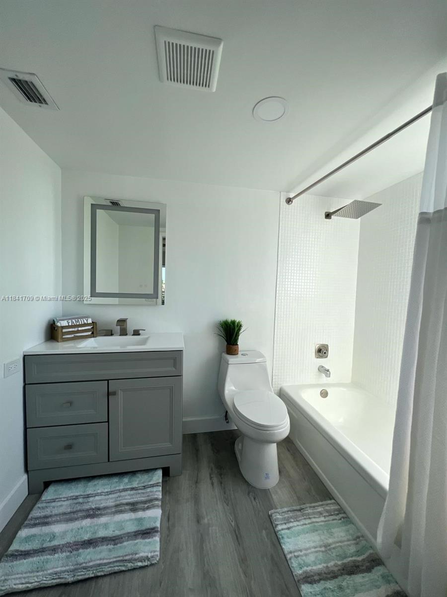 LINCOLN AT CENTURY VILLAG - Residential