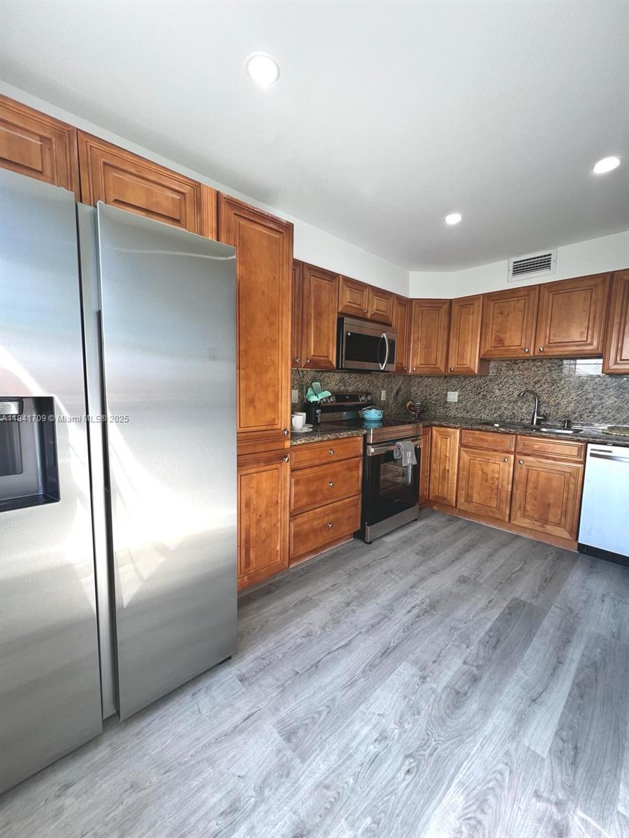 LINCOLN AT CENTURY VILLAG - Residential