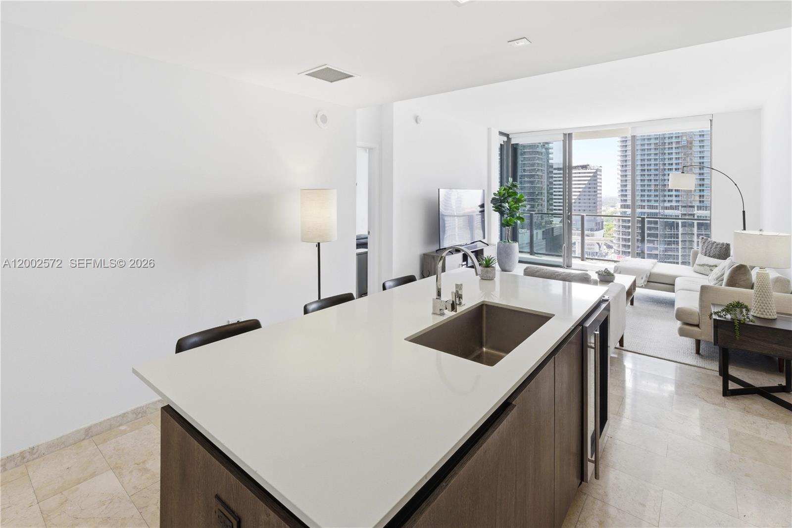 REACH CONDO - Residential