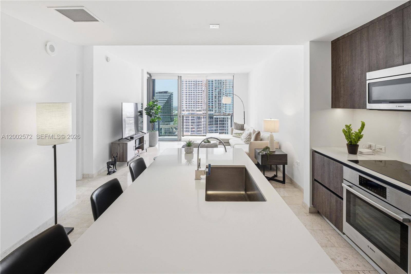REACH CONDO - Residential