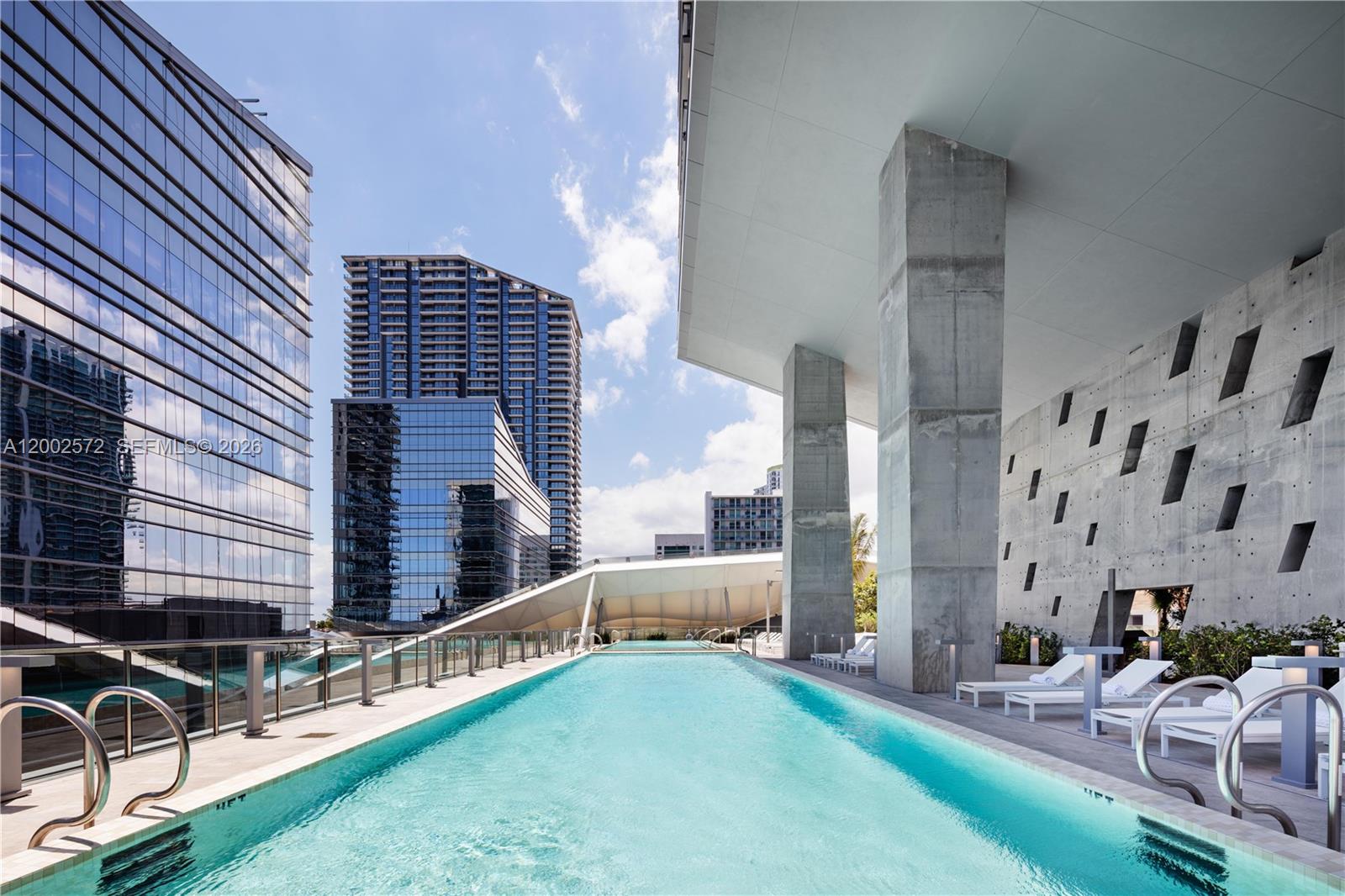 REACH CONDO - Residential