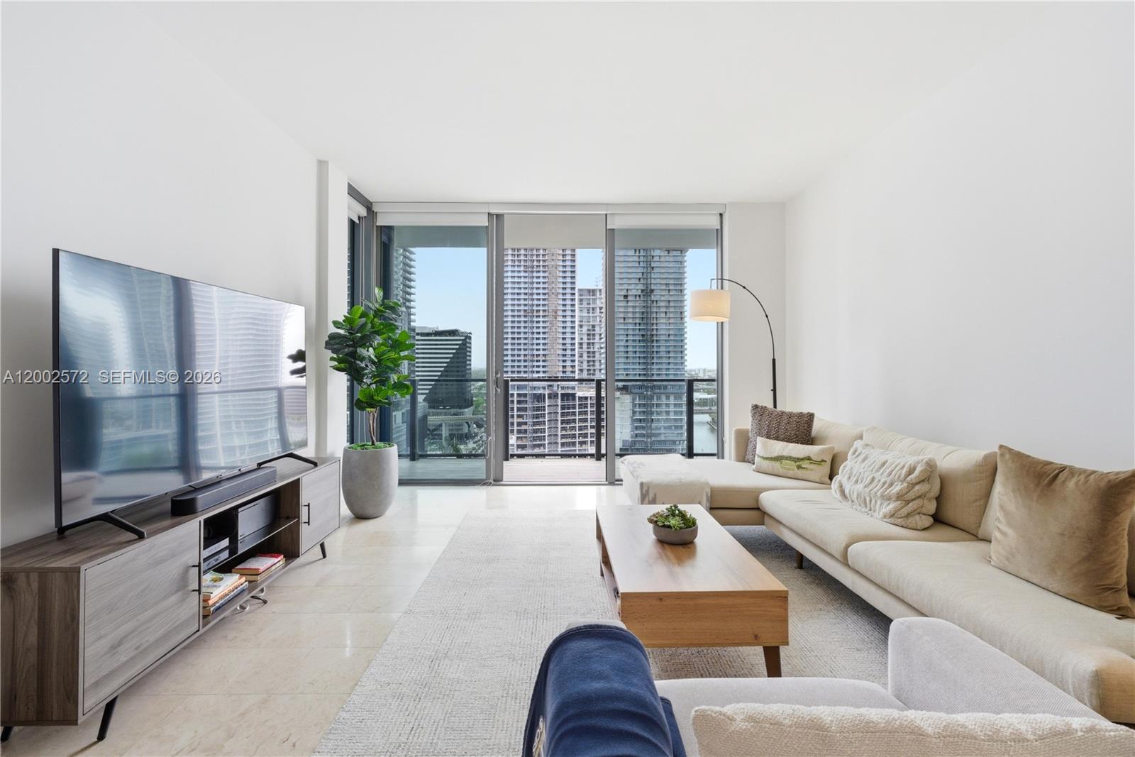 REACH CONDO - Residential