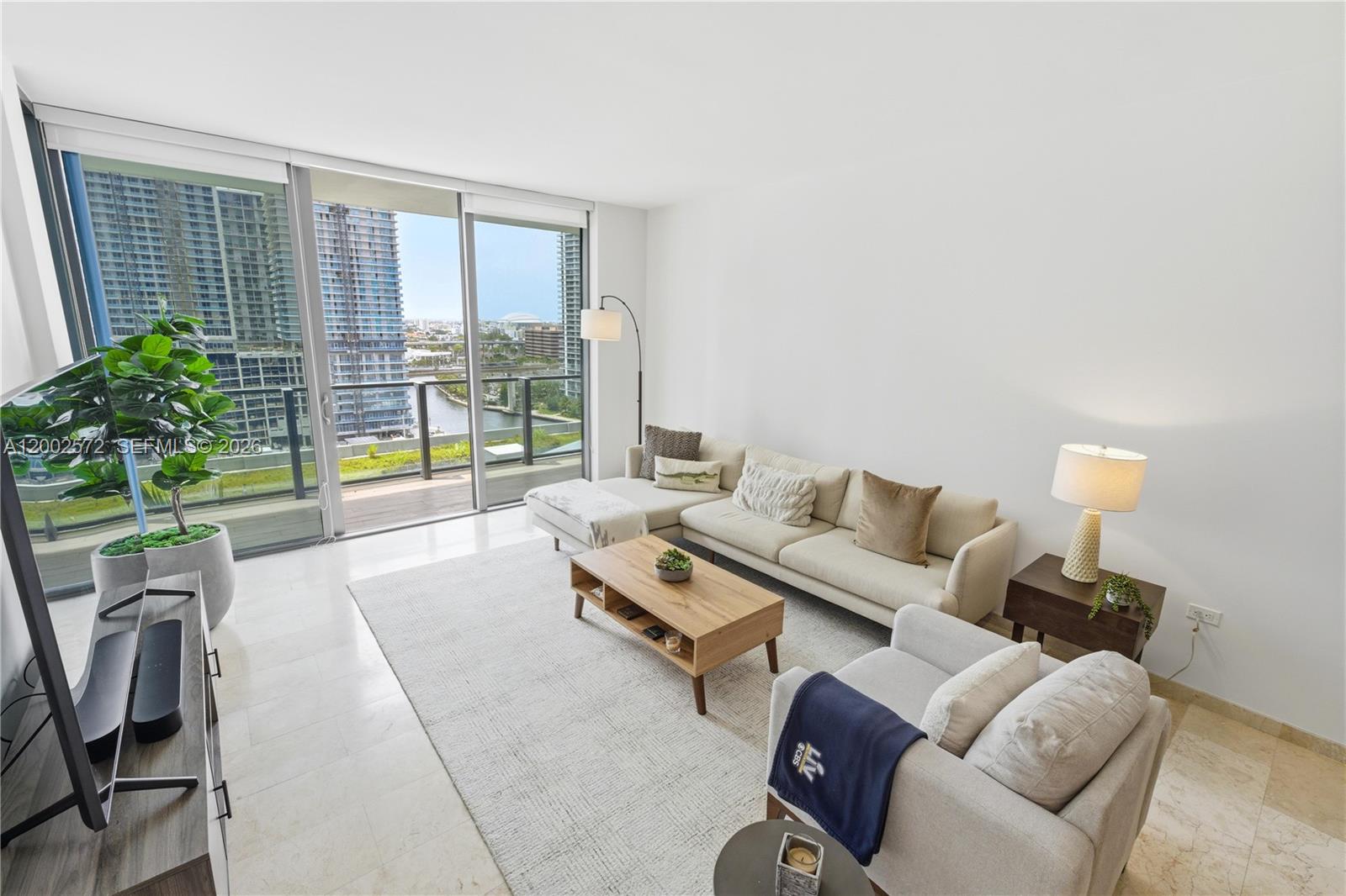 REACH CONDO - Residential