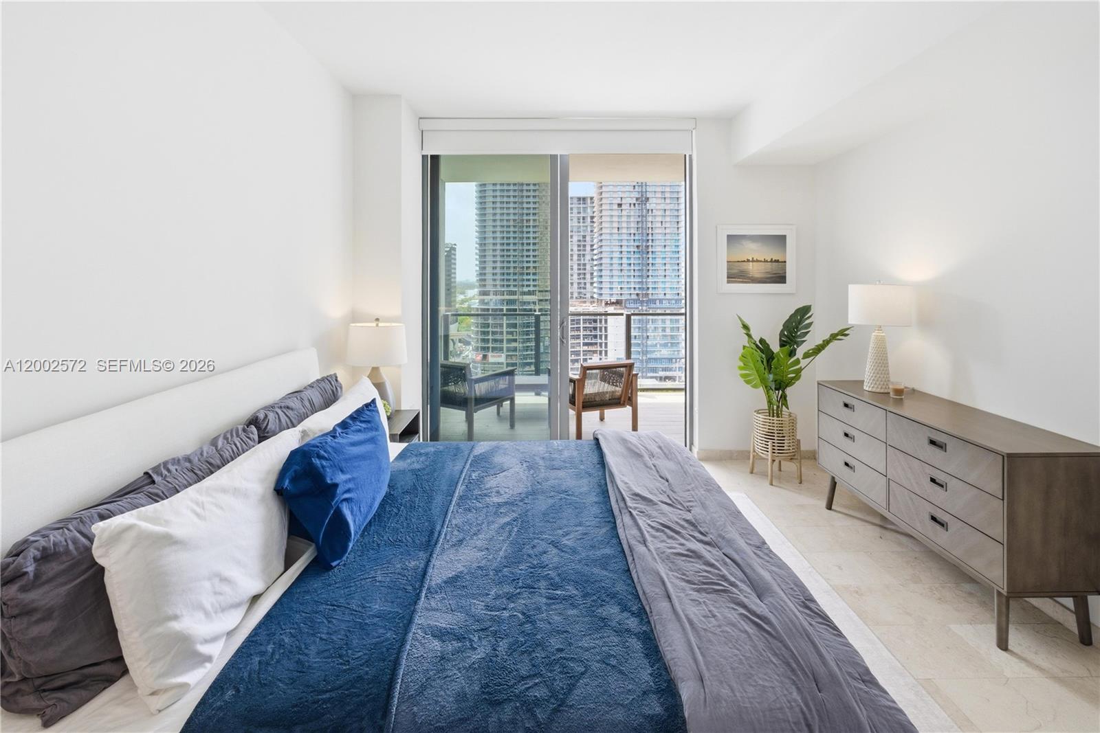 REACH CONDO - Residential