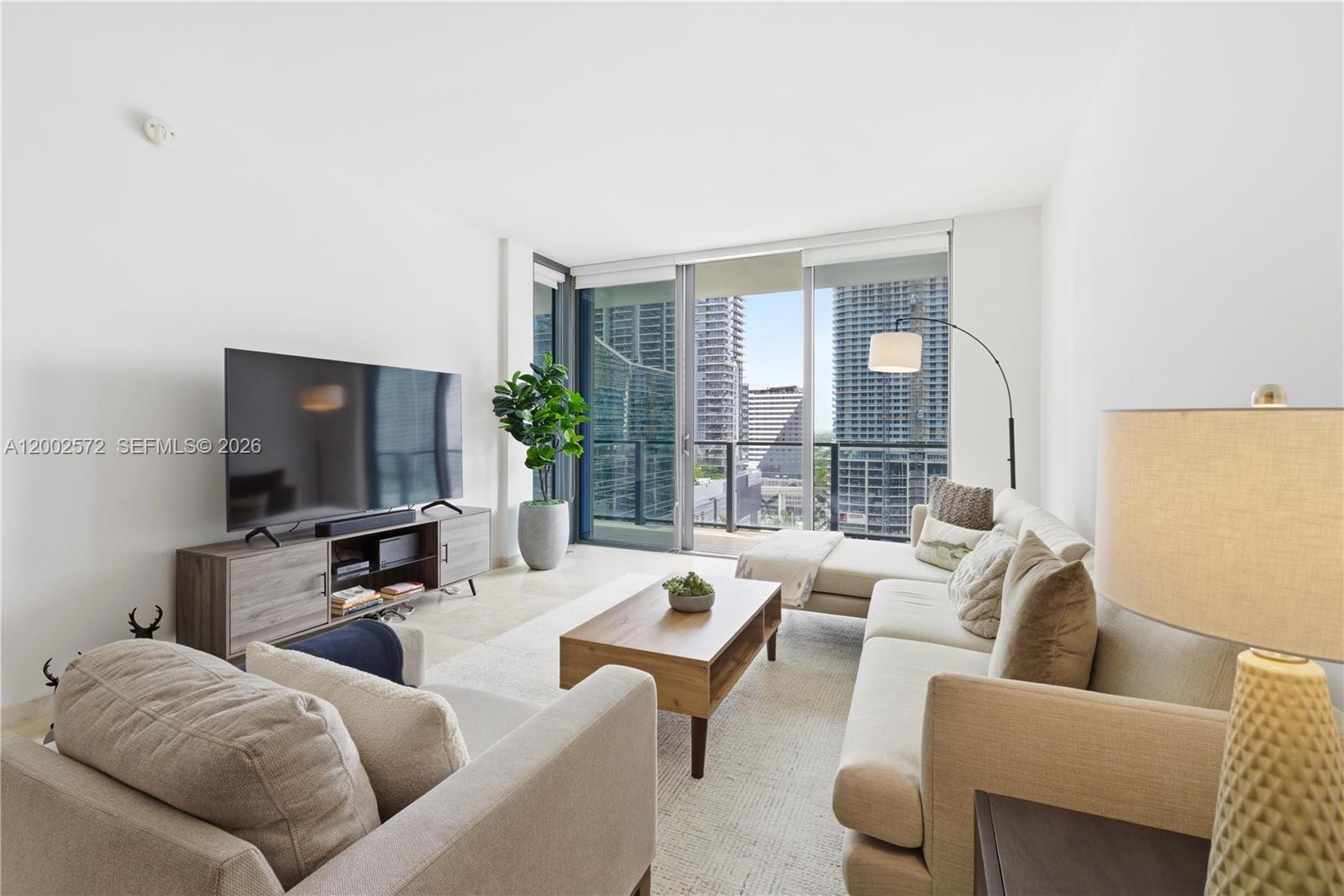 REACH CONDO - Residential