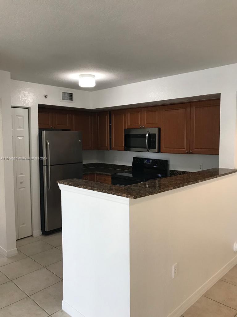 THE OAKS IN NORTH MIAMI C - Residential Lease