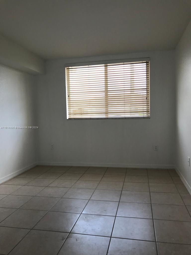 THE OAKS IN NORTH MIAMI C - Residential Lease