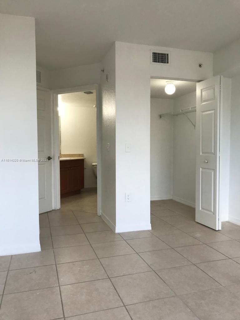 THE OAKS IN NORTH MIAMI C - Residential Lease