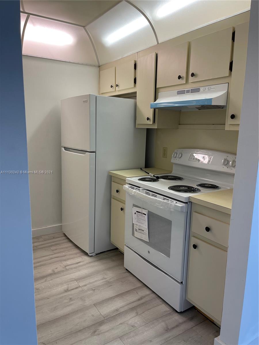 NEW HAMPTON AT CENTURY VI - Residential Lease