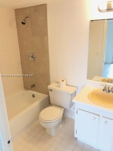 NEW HAMPTON AT CENTURY VI - Residential Lease