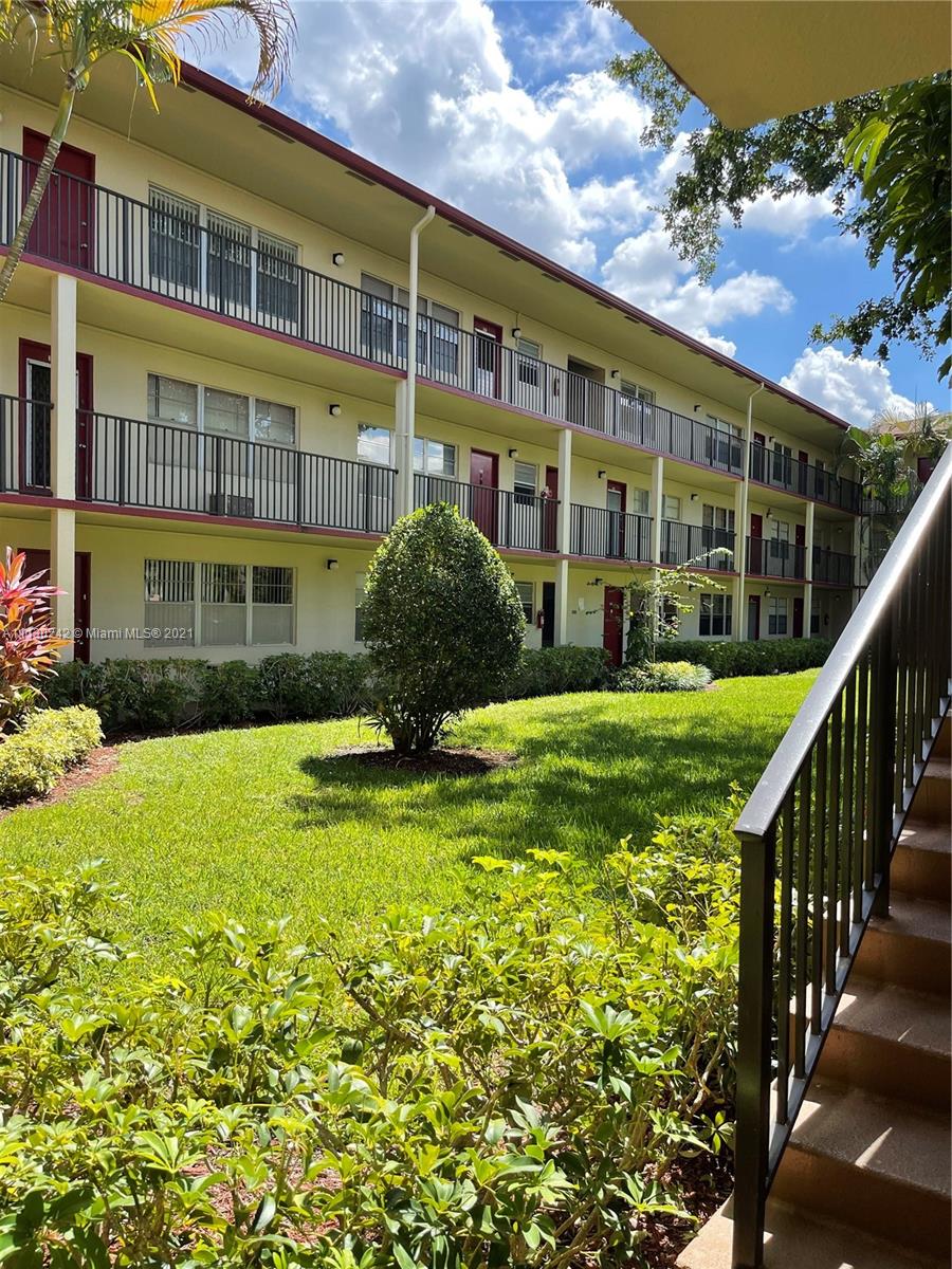 Come see this charming home located in the desired neighborhood of Century Village! This home has just been renovated and is ready to be lived in! Wonderful amenities like an exercise room, pool, tennis and so much more! Come see it soon, won't last long!